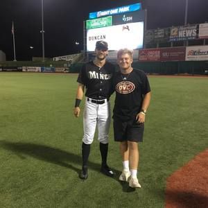 Meet your Posher, Hunter